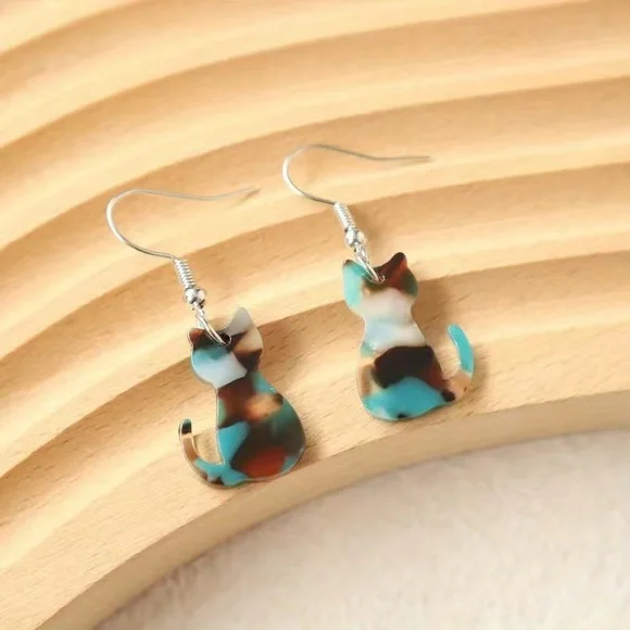 Retro Cat Design Acrylic Hook Earrings - Picture 2 of 4